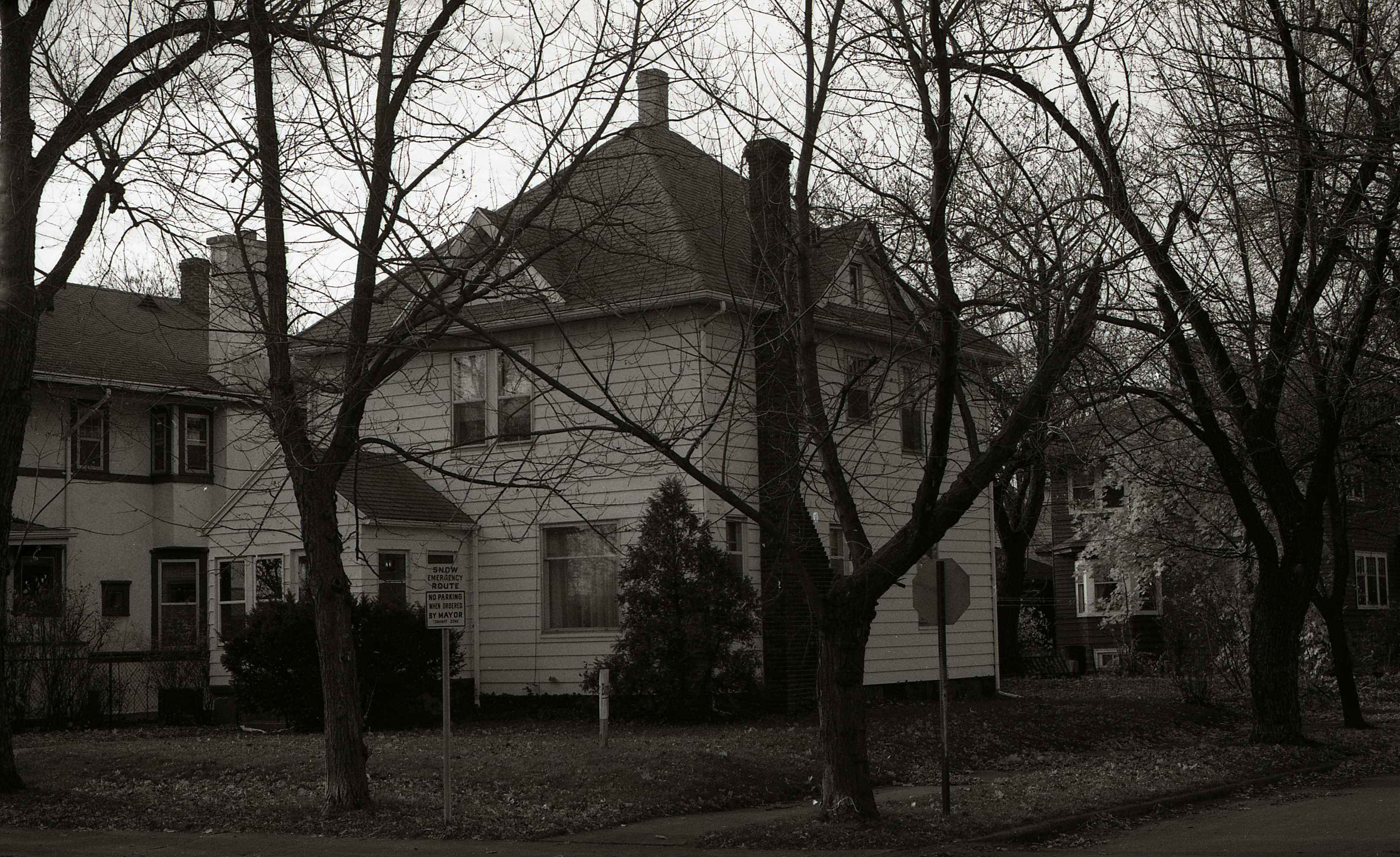 1097 Riverside Drive